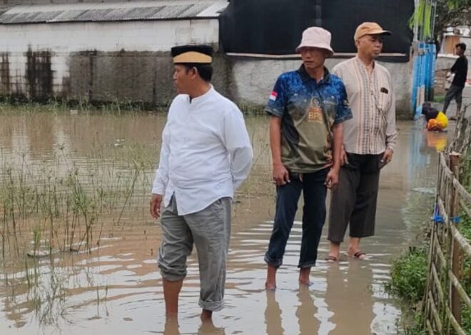 Gerak Cepat Kades Waliwis Tinjau dan Salurkan Bantuan Sembako kepada Warga Terdampak Banjir